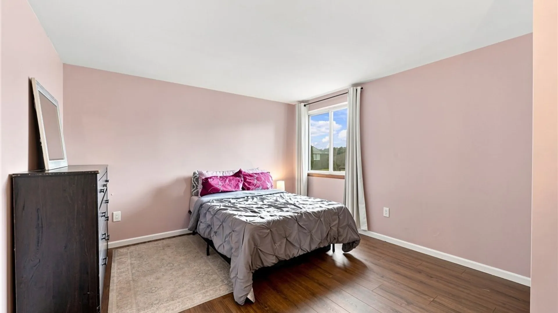Property at 37 Country Place, Lancaster, NY 14086 25