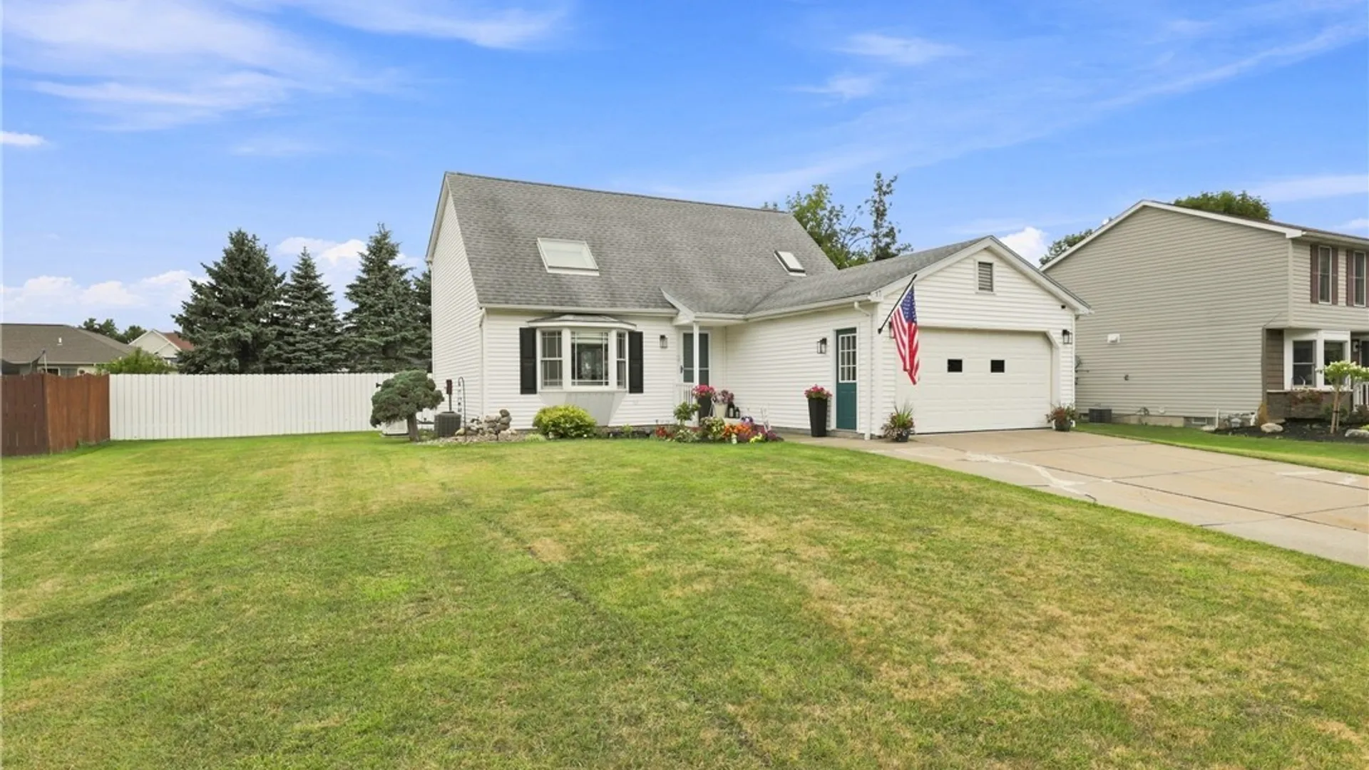 Property at 37 Country Place, Lancaster, NY 14086 37
