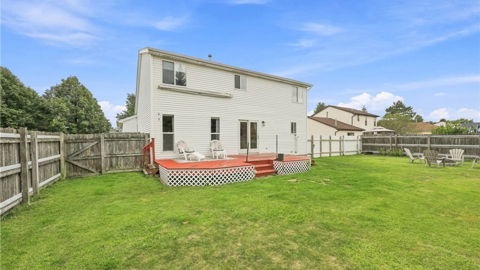 Property at 37 Country Place, Lancaster, NY 14086 41