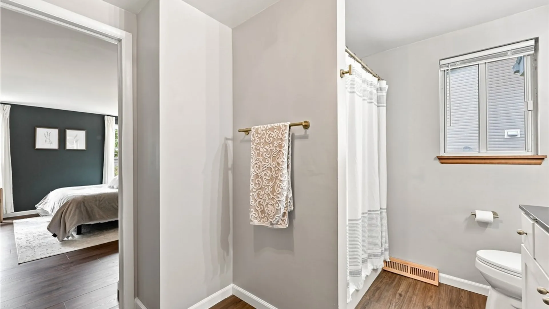 Property at 37 Country Place, Lancaster, NY 14086 22