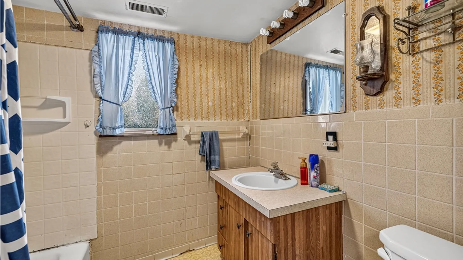 Property at 246 Lackawanna Avenue, Cheektowaga, NY 14212 18