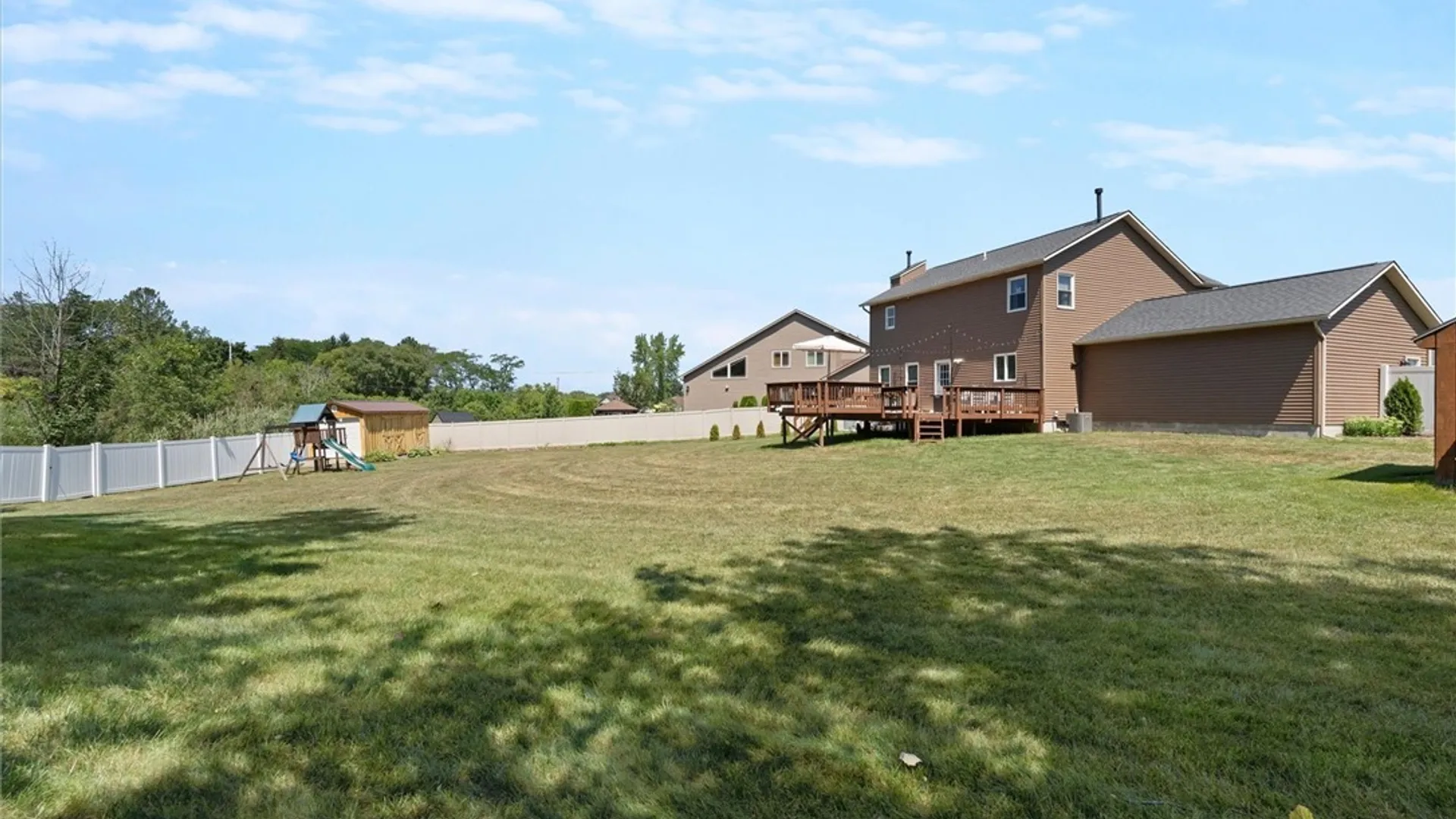Property at 4325 Lazybrook Circle, Clay, NY 13088 36