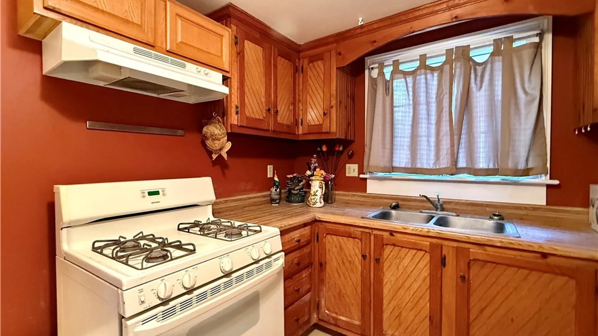Property at 304 Howard Street, Syracuse, NY 13203 14