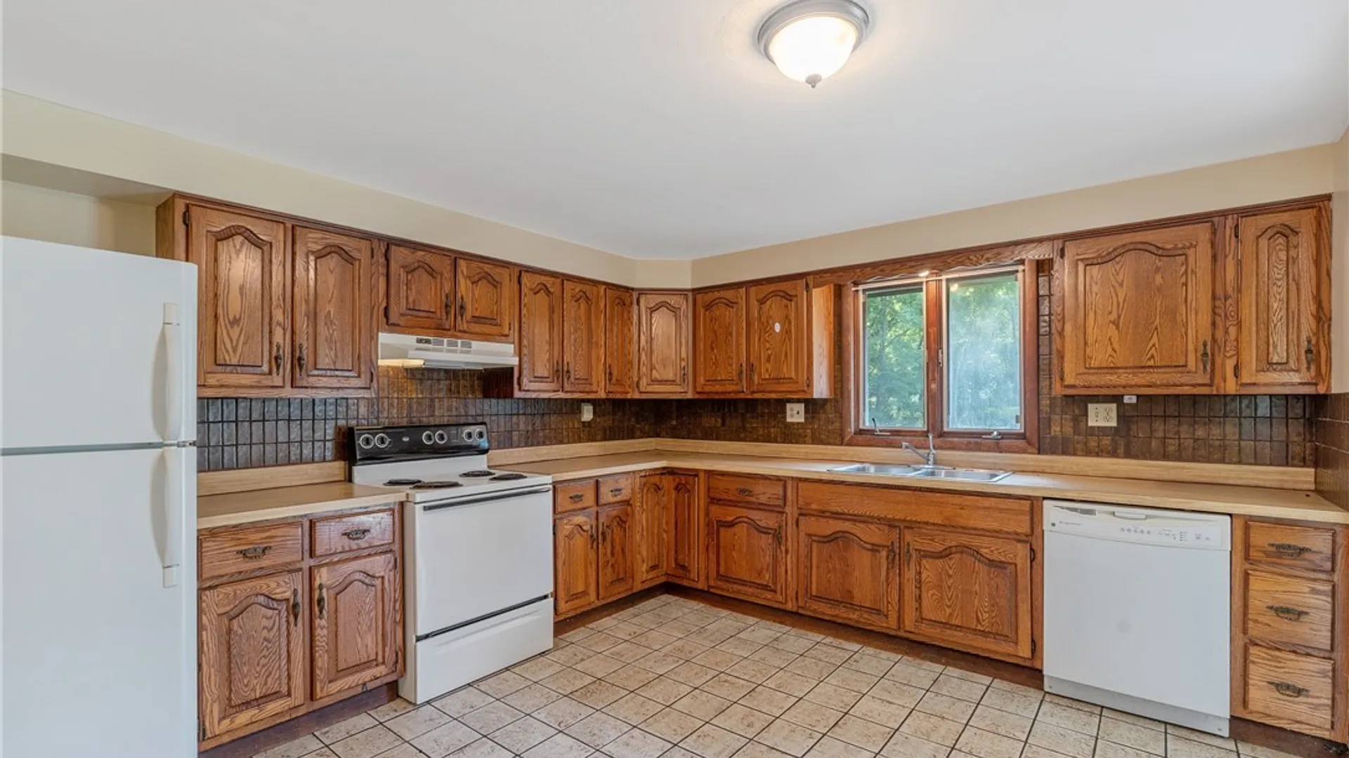 Property at 101 Saturn Drive, Syracuse, NY 13205 10
