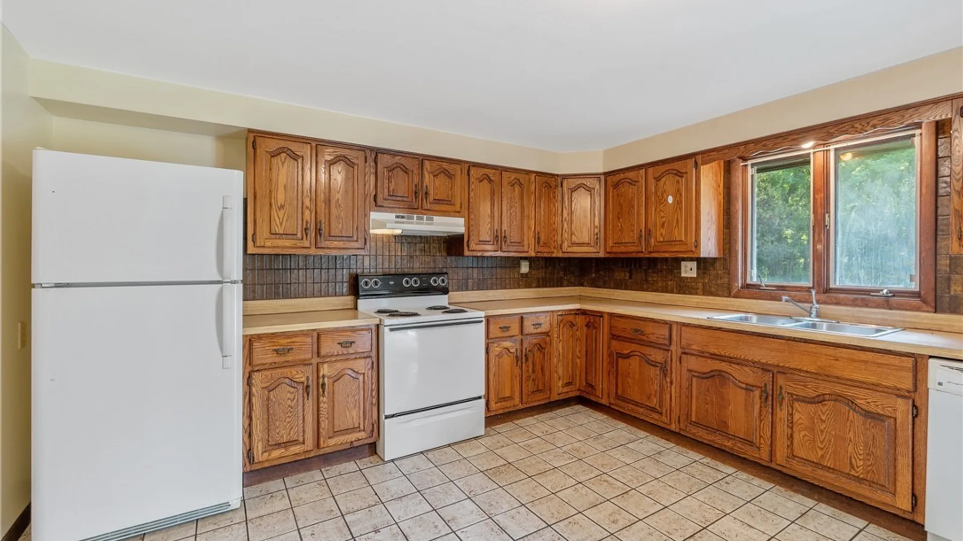 Property at 101 Saturn Drive, Syracuse, NY 13205 13
