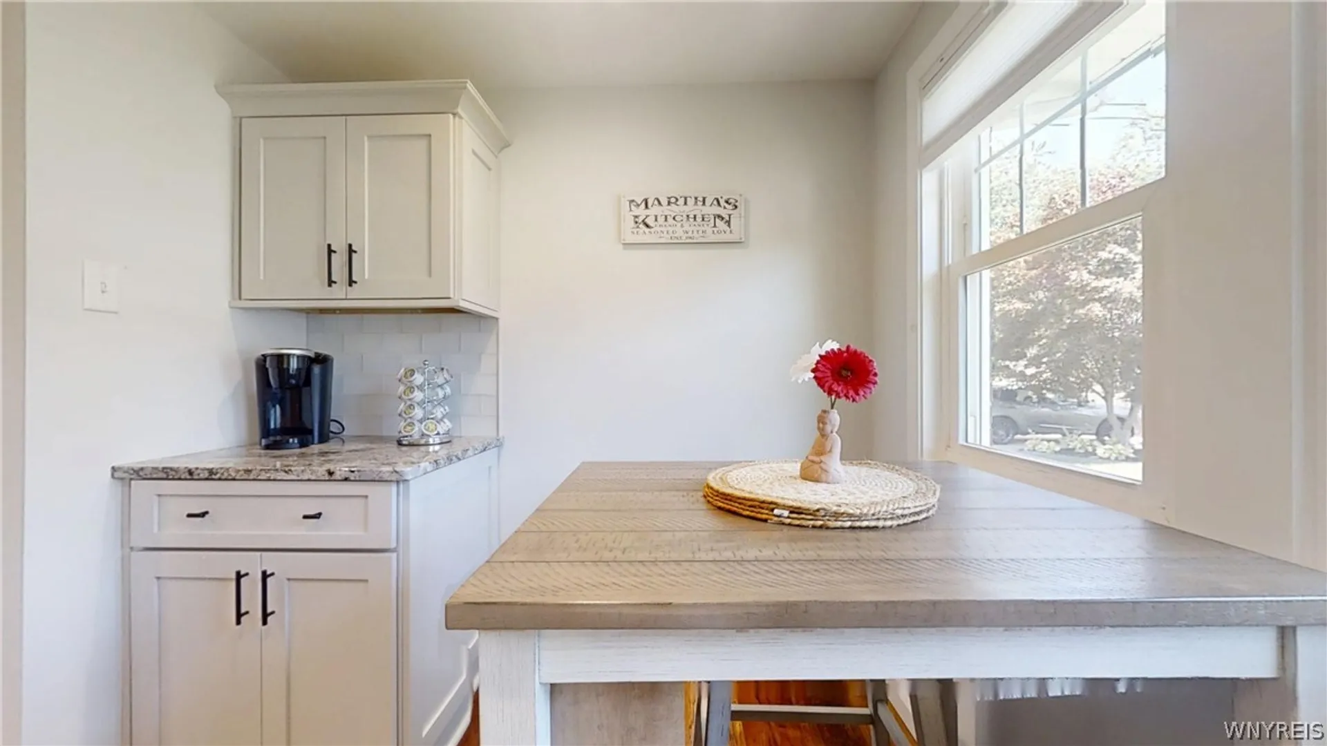 Property at 129 Hendricks Blvd, Amherst, NY 14226 13