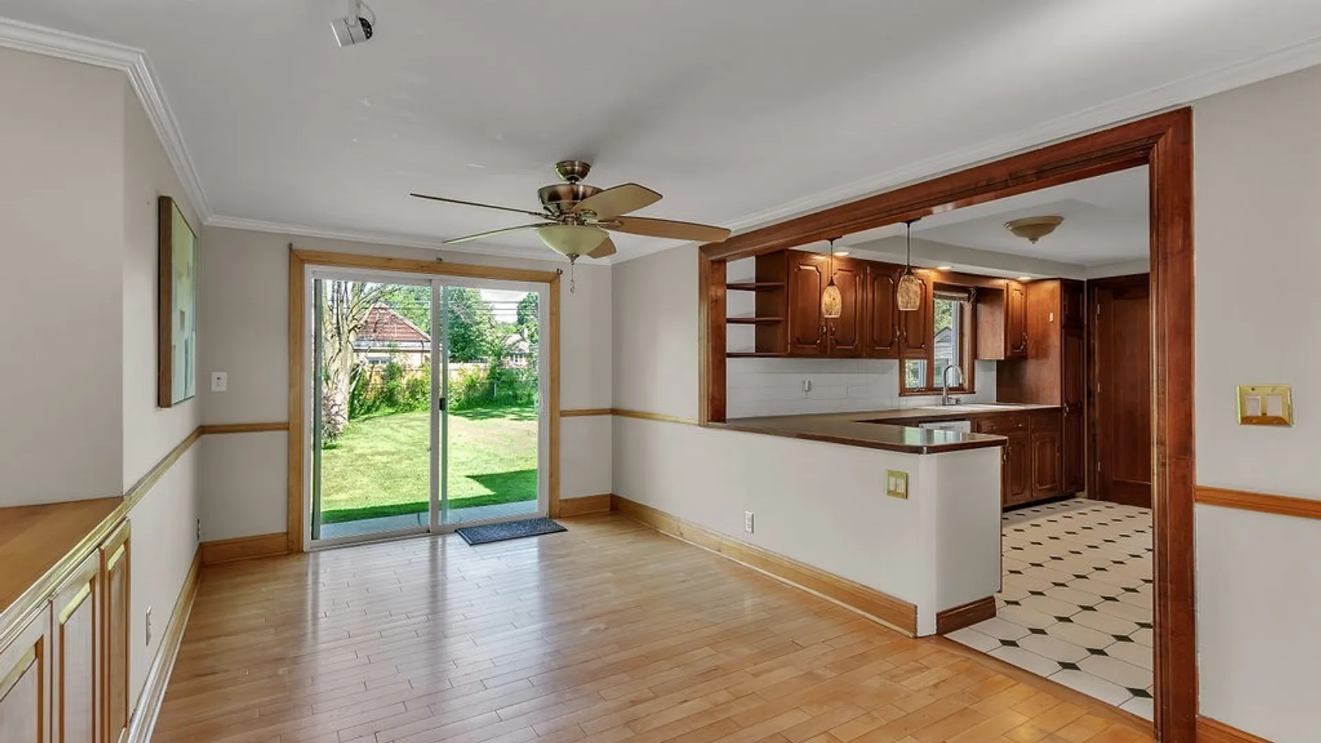 Property at 484 Walton Drive, Cheektowaga, NY 14225 9