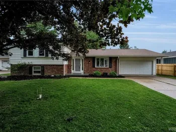 Property at 38 Sandhurst Lane, Amherst, NY 14221