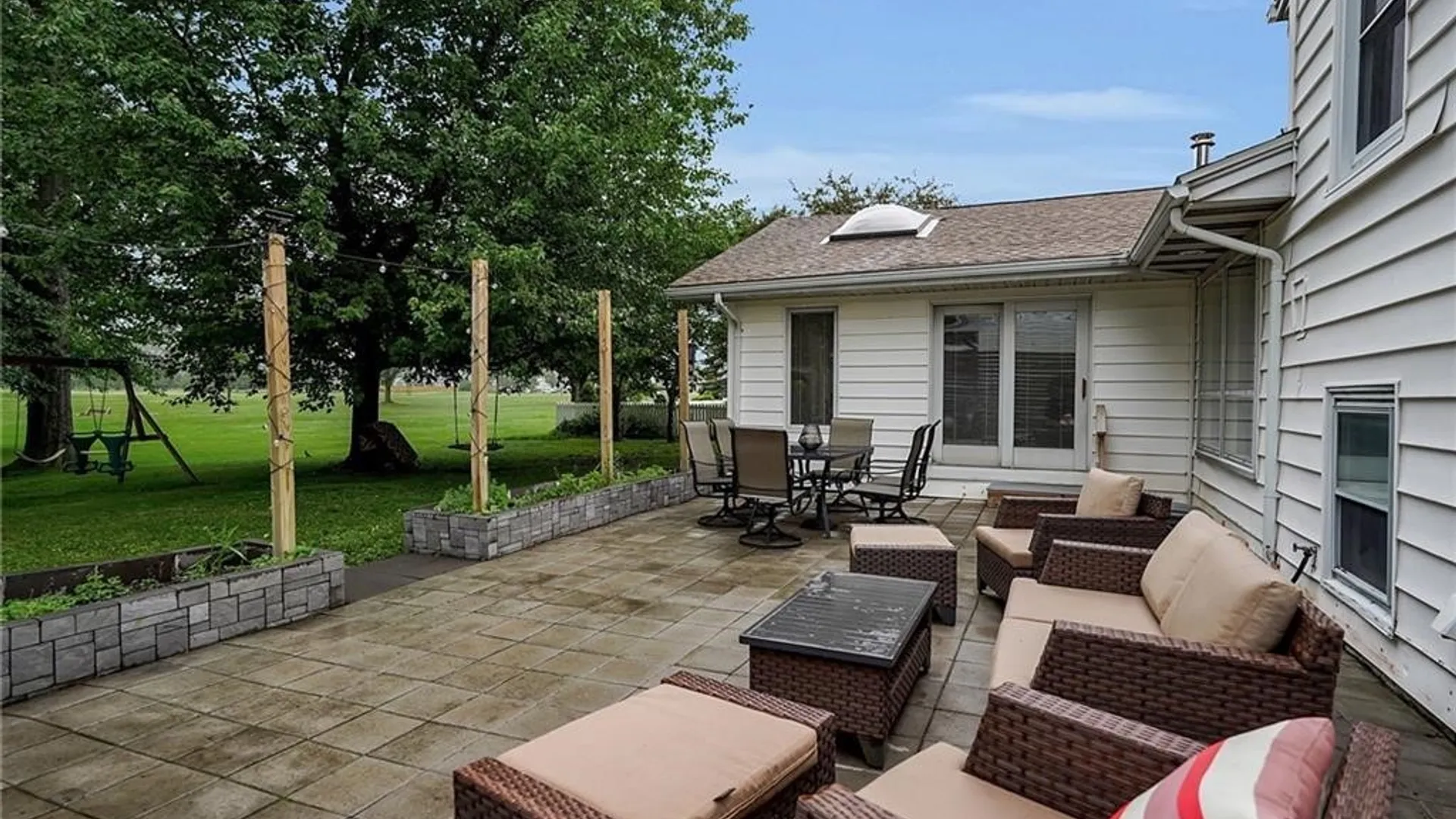 Property at 38 Sandhurst Lane, Amherst, NY 14221 35