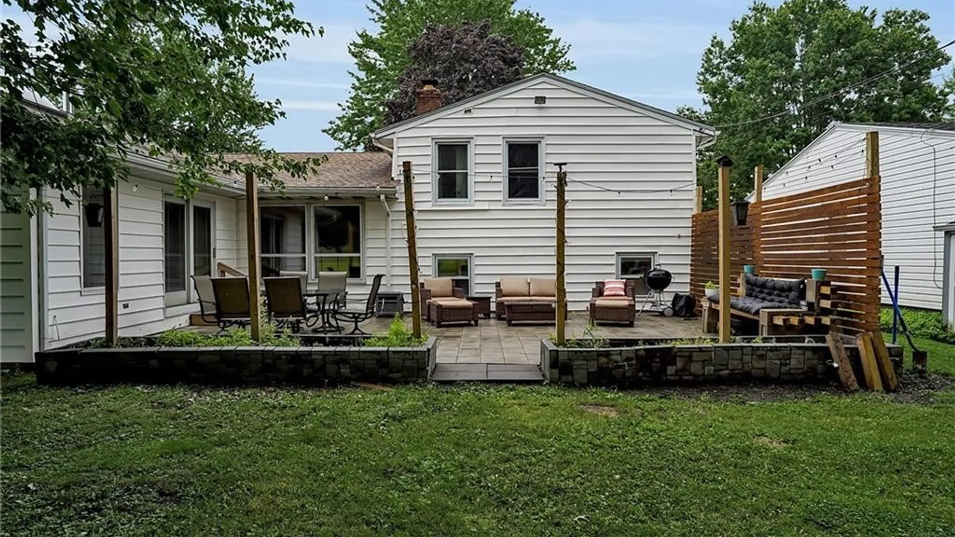 Property at 38 Sandhurst Lane, Amherst, NY 14221 37