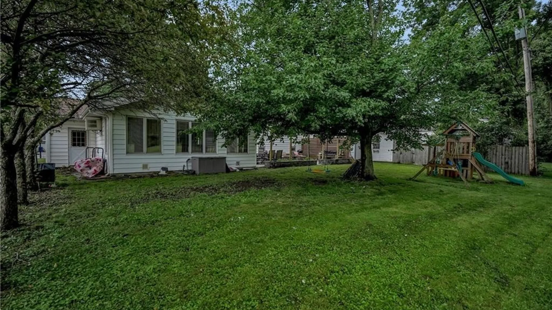 Property at 38 Sandhurst Lane, Amherst, NY 14221 40