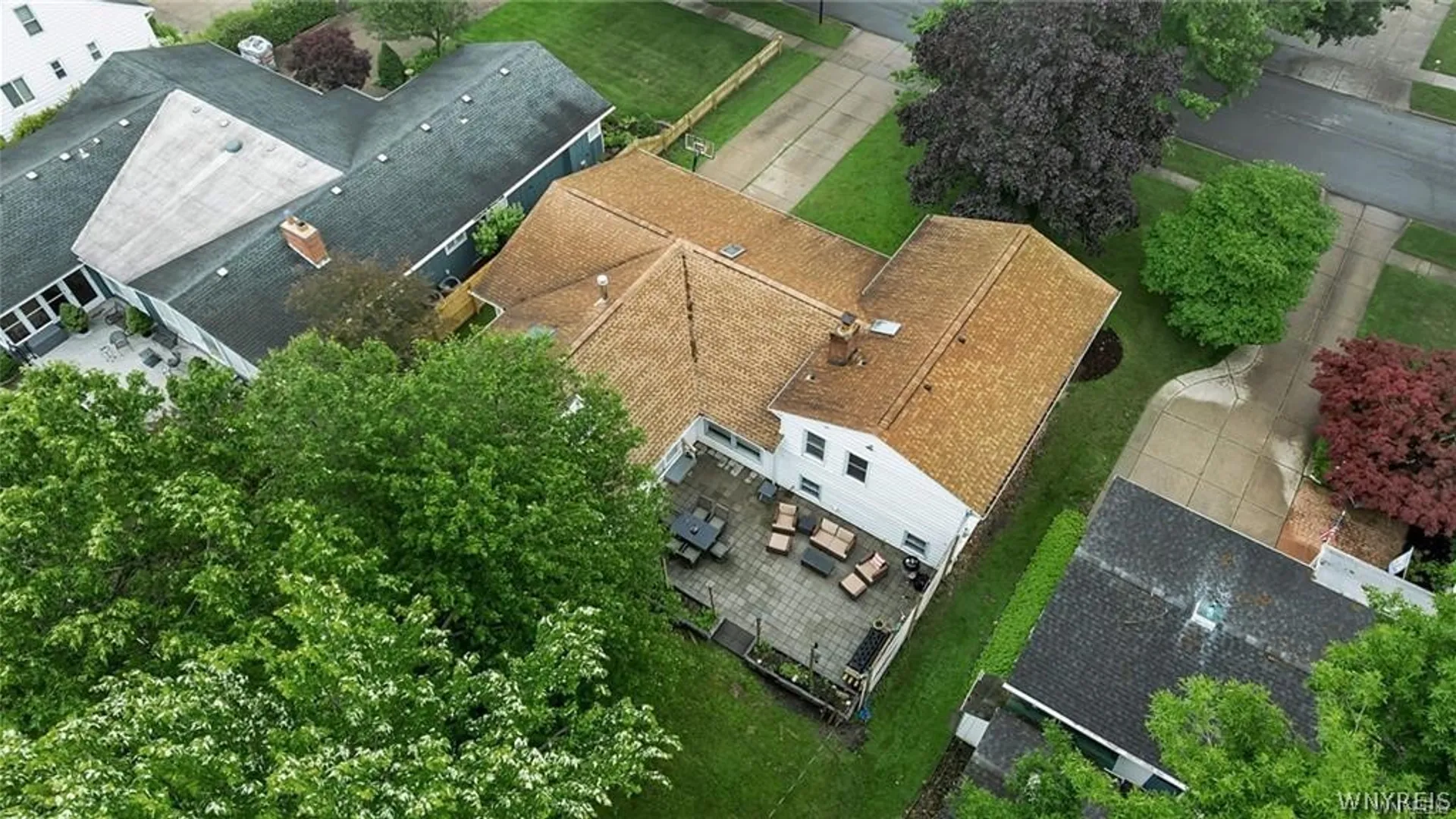 Property at 38 Sandhurst Lane, Amherst, NY 14221 42