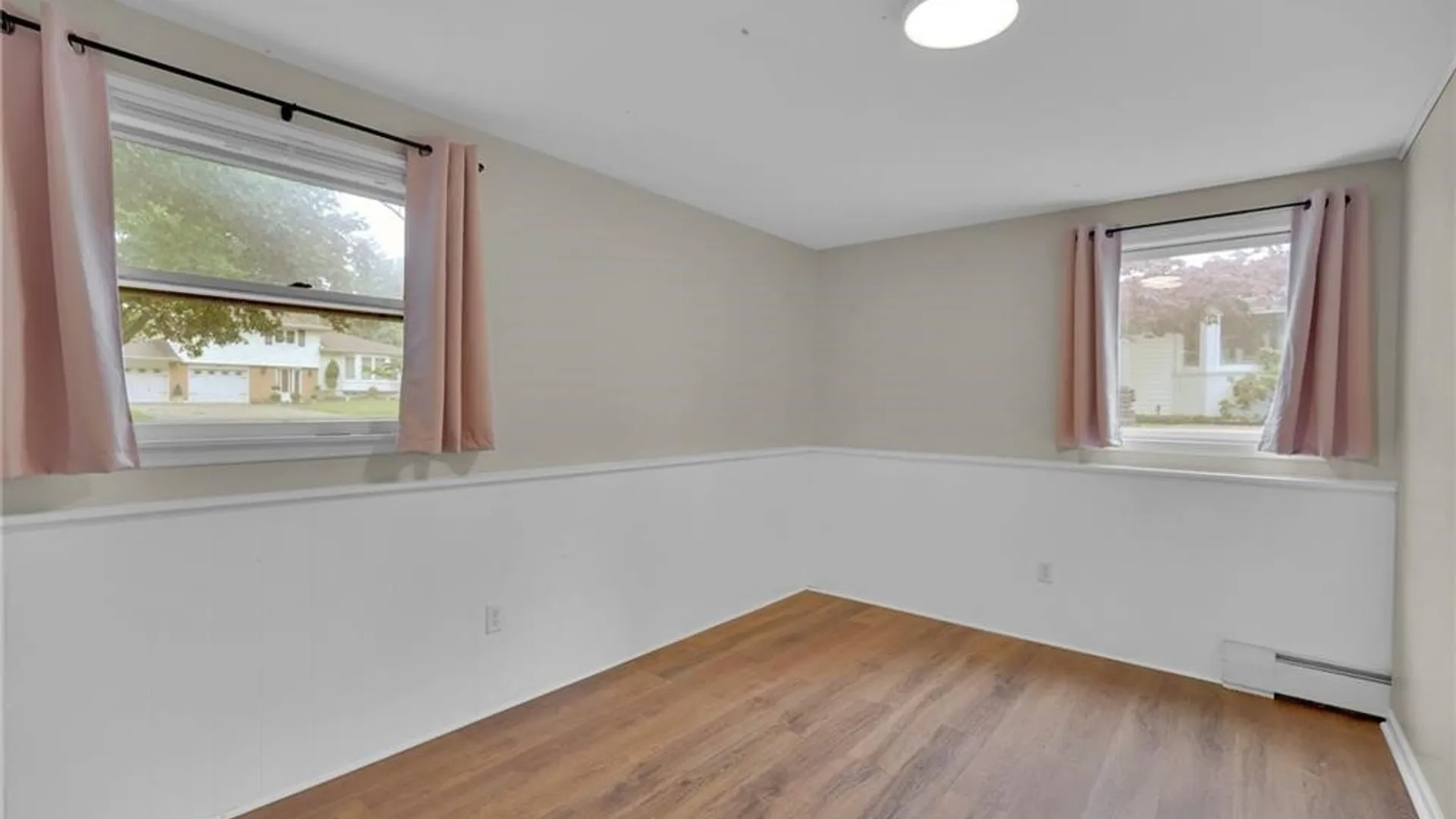 Property at 38 Sandhurst Lane, Amherst, NY 14221 33