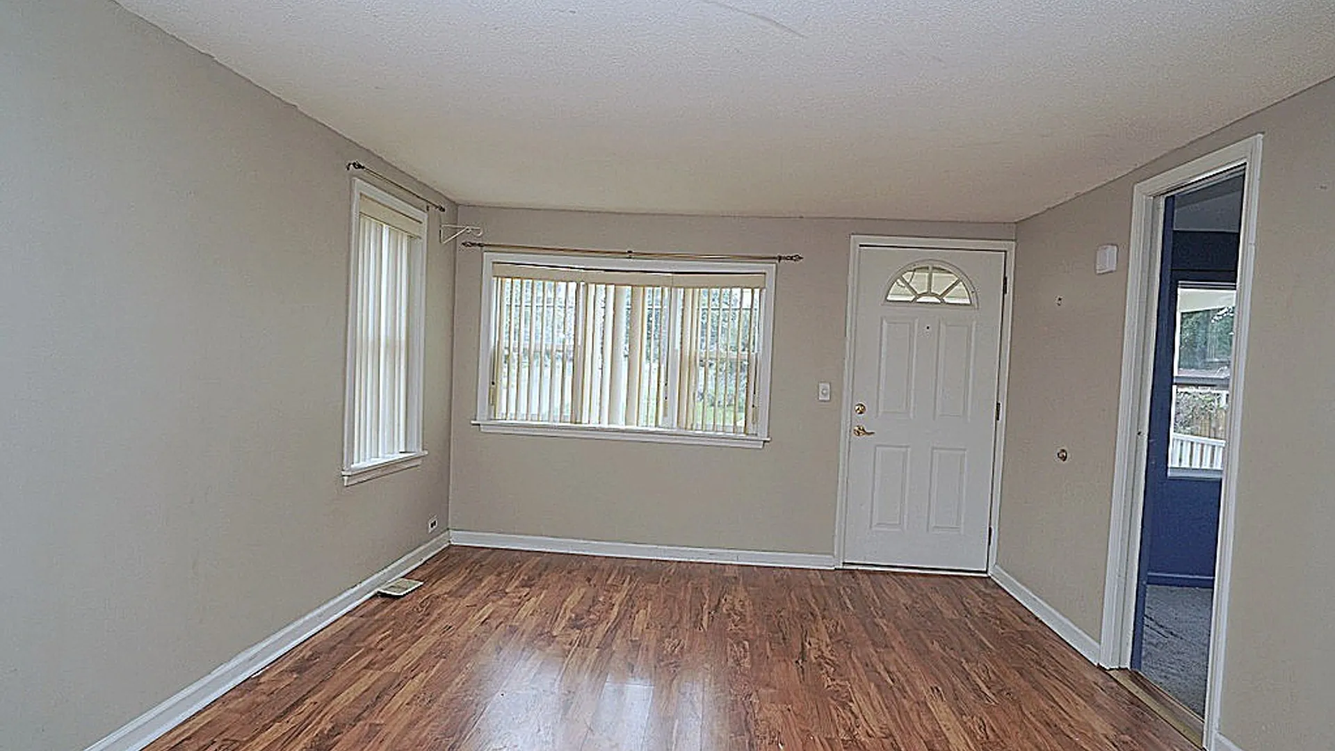 Property at 1124 Maple Avenue, Niagara Falls, NY 14305 6