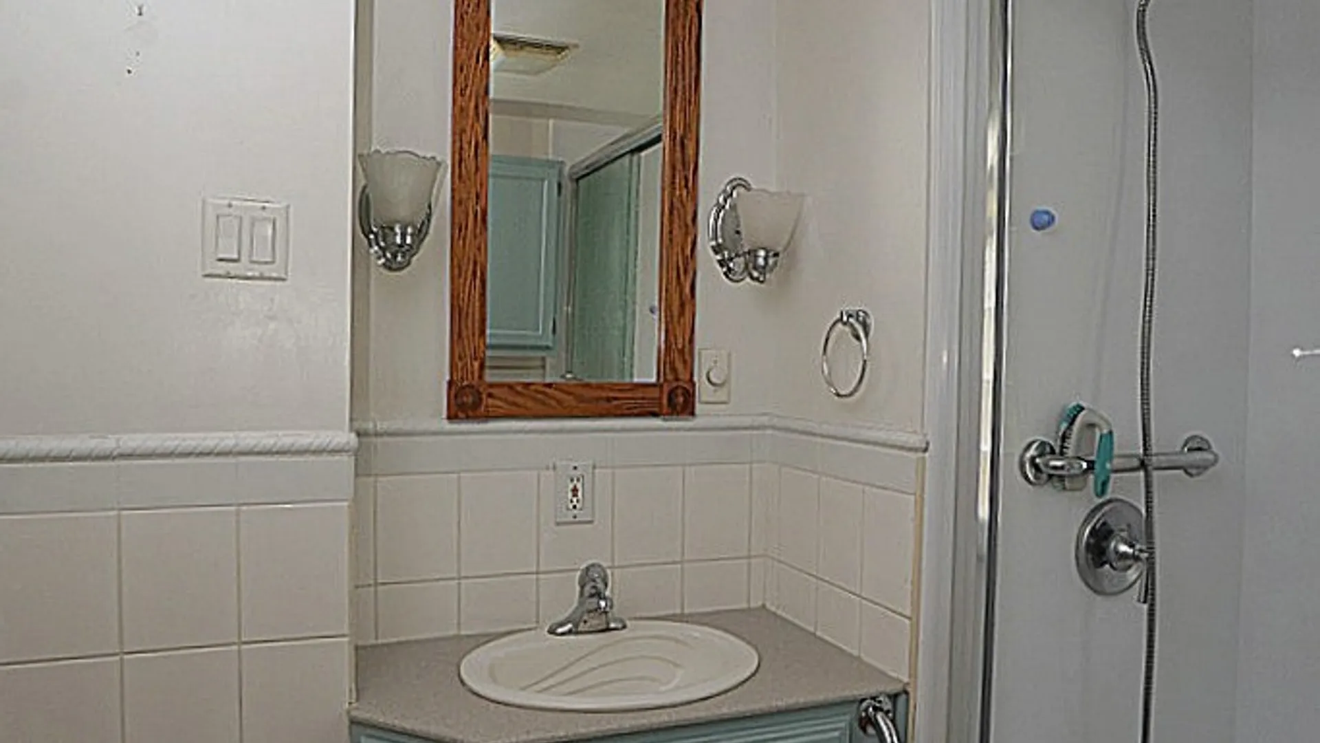 Property at 1124 Maple Avenue, Niagara Falls, NY 14305 9