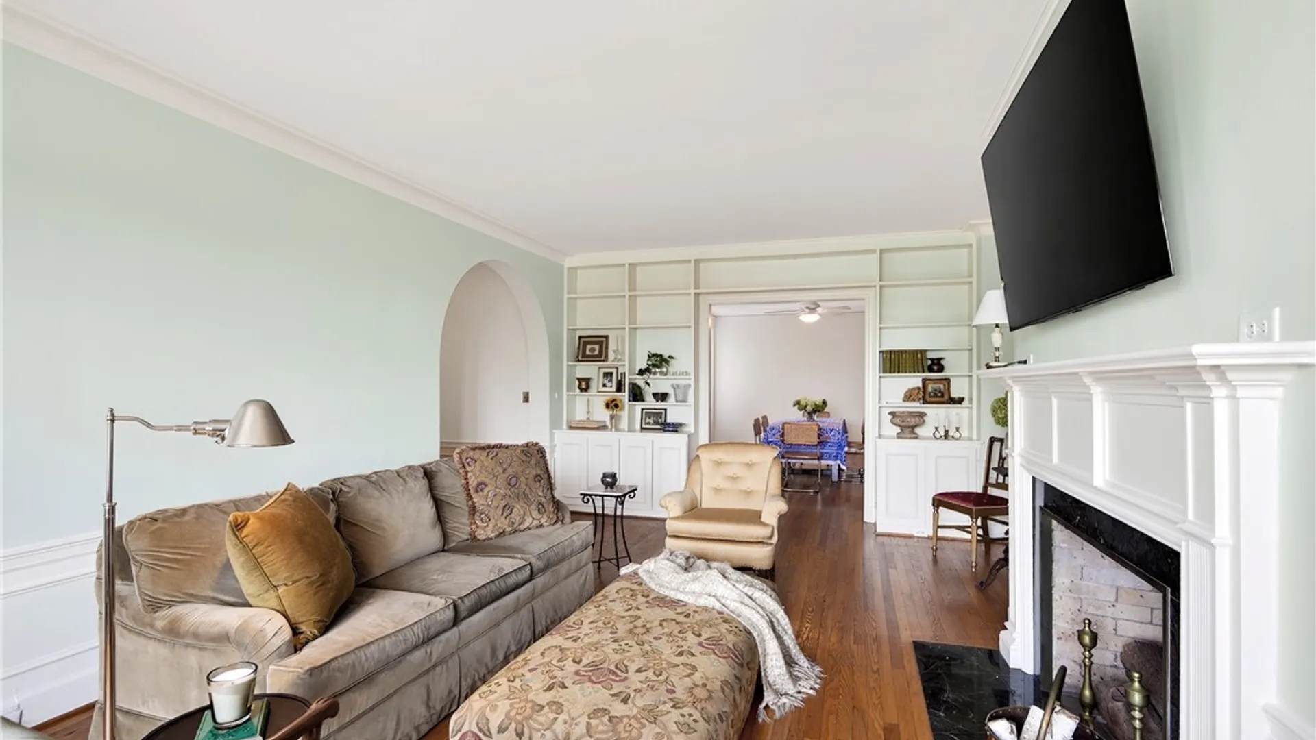 Property at 33 Gates Circle, Buffalo, NY 14209 8