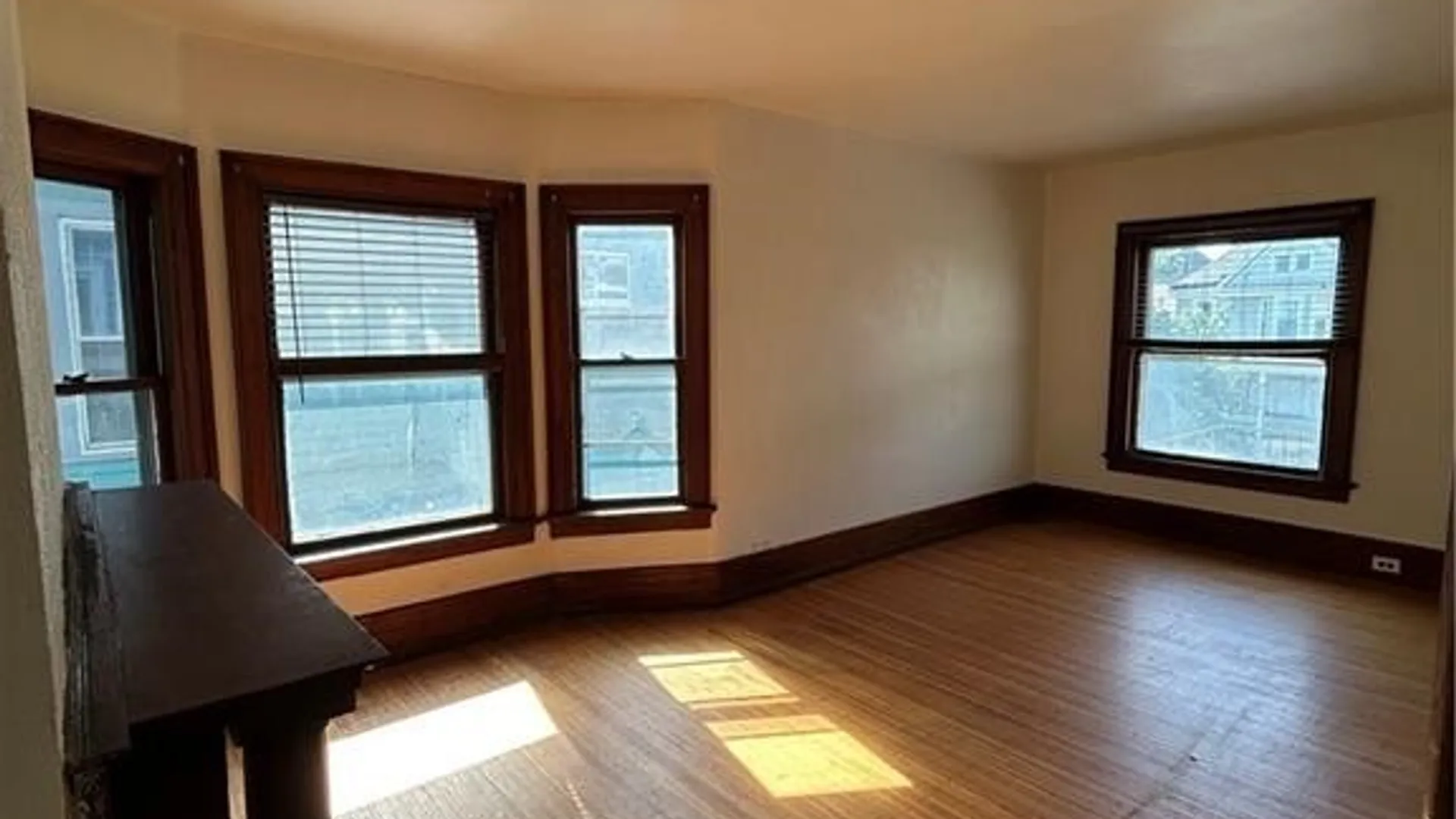 Property at 352 Auburn Avenue, Buffalo, NY 14213 15