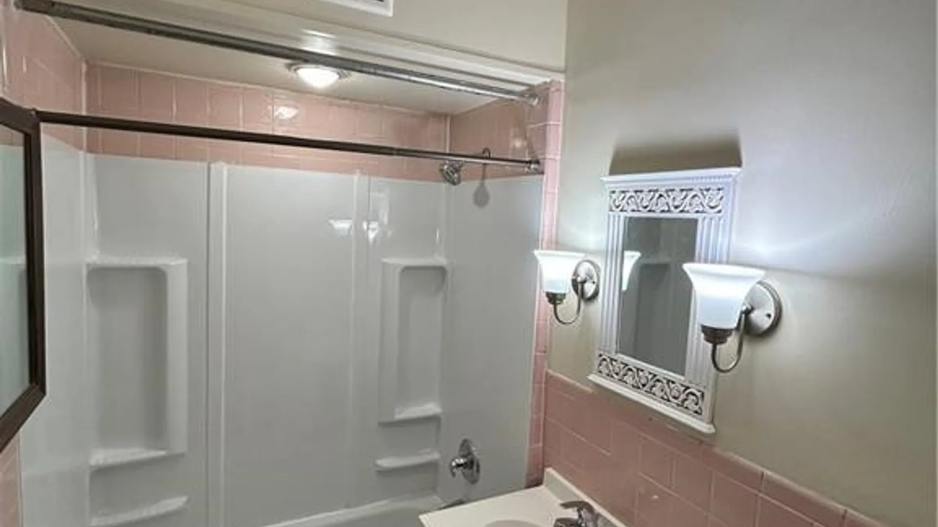 Property at 352 Auburn Avenue, Buffalo, NY 14213 22