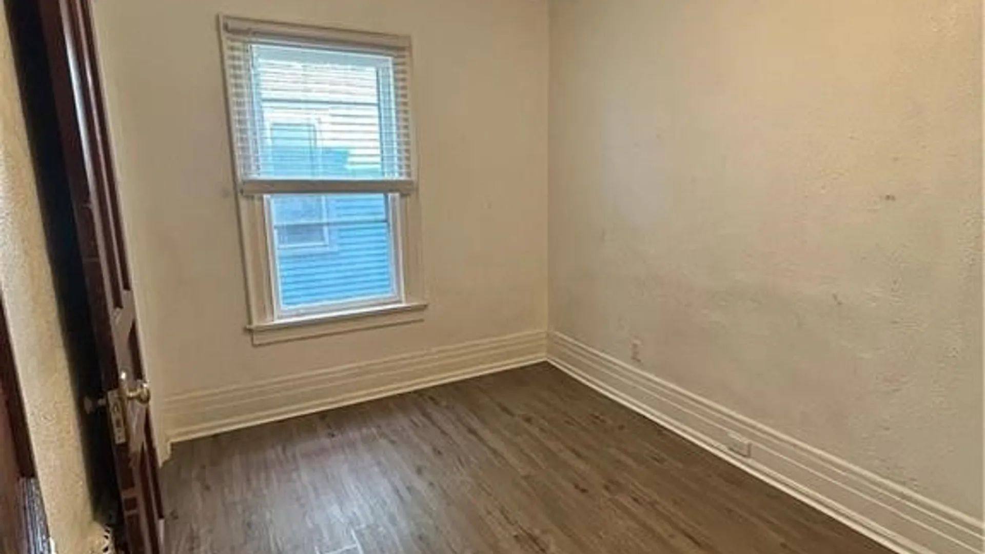 Property at 352 Auburn Avenue, Buffalo, NY 14213 34