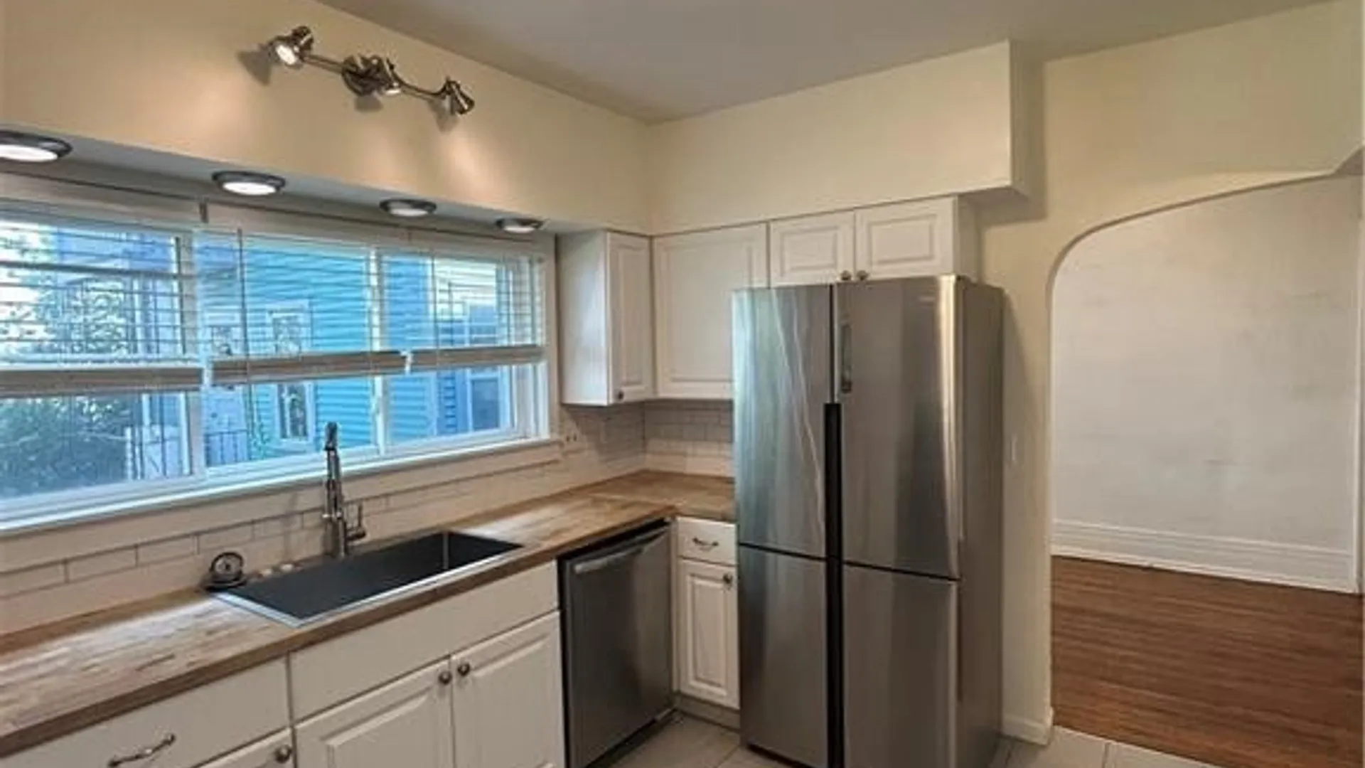 Property at 352 Auburn Avenue, Buffalo, NY 14213 6