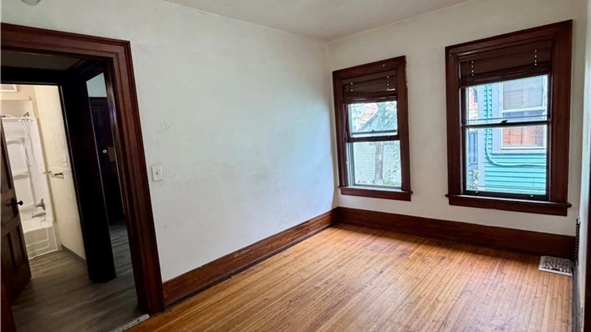 Property at 352 Auburn Avenue, Buffalo, NY 14213 44