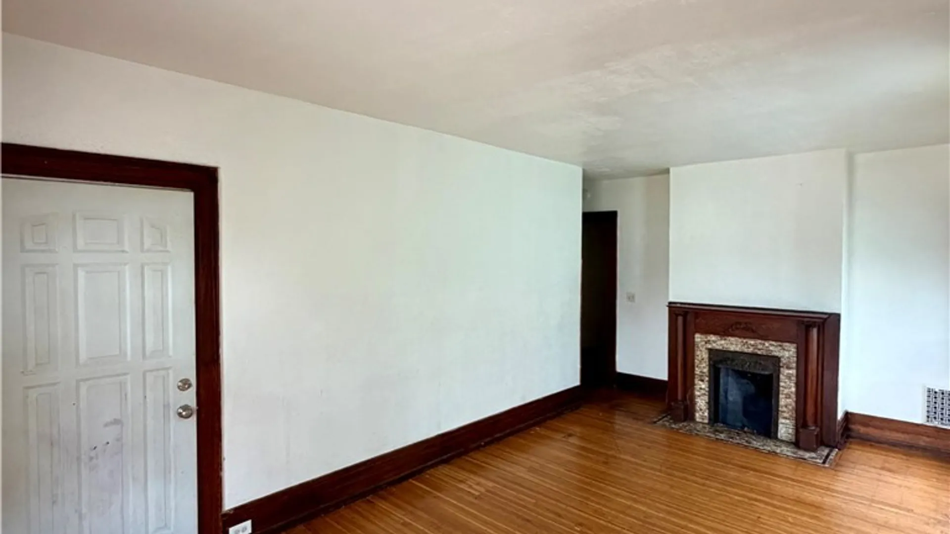 Property at 352 Auburn Avenue, Buffalo, NY 14213 39