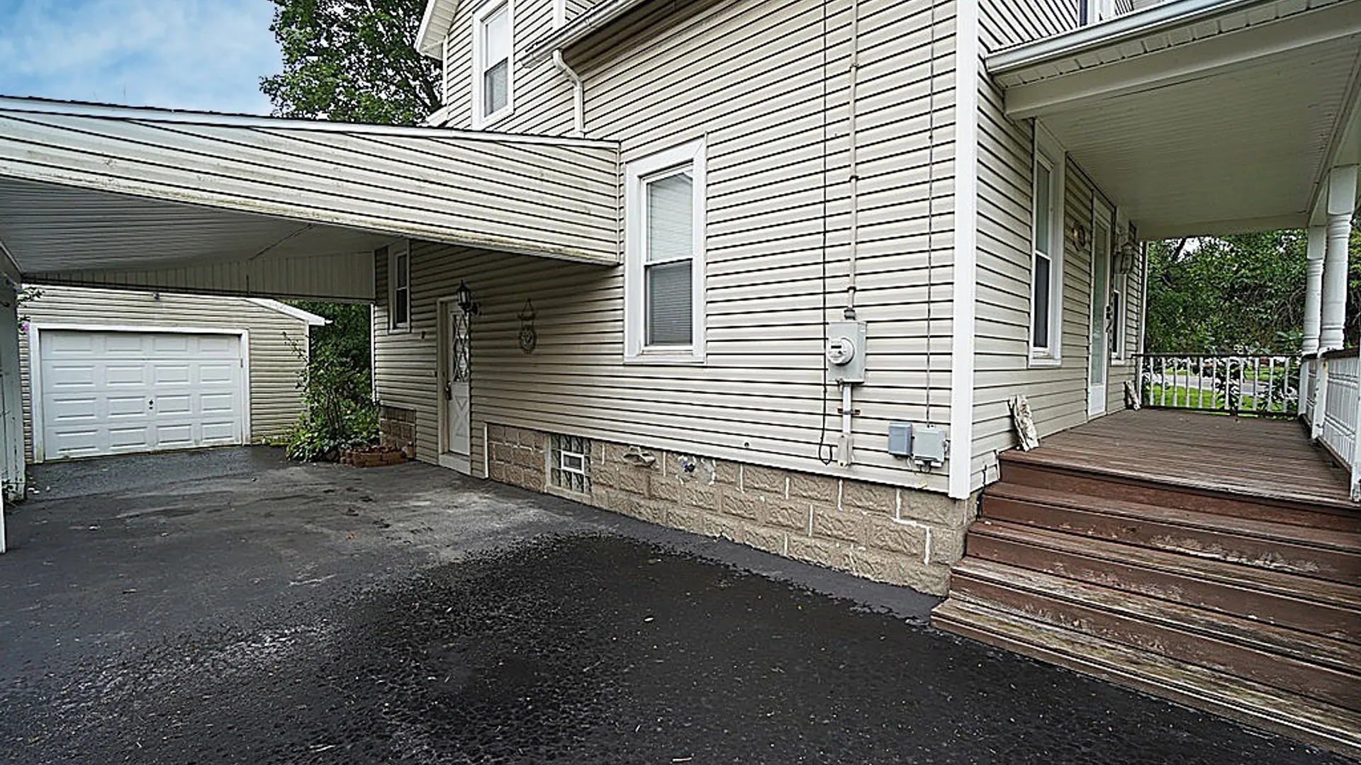Property at 2398 Niagara Road, Wheatfield, NY 14304 4