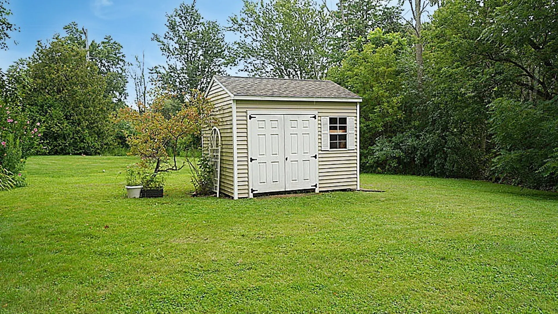 Property at 2398 Niagara Road, Wheatfield, NY 14304 27