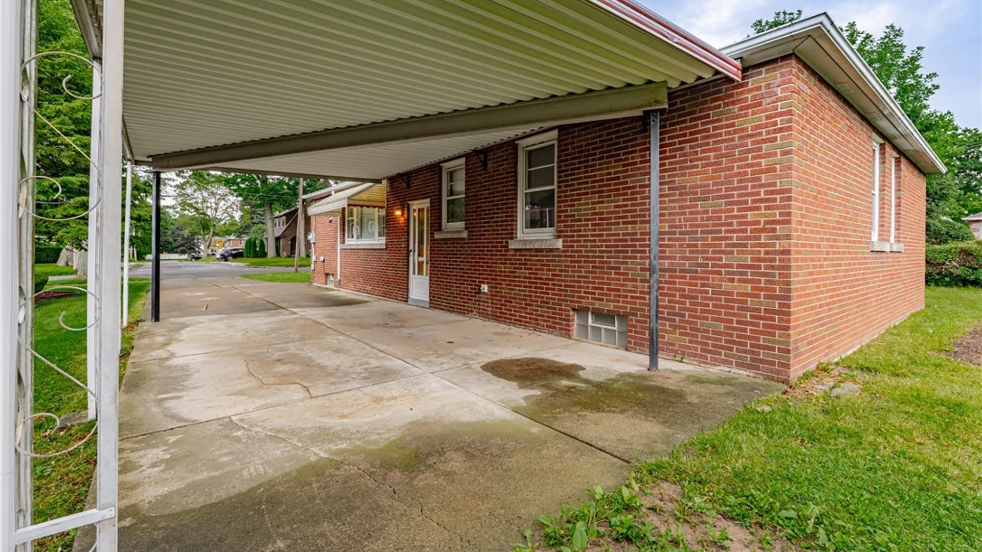Property at 807 Maple Avenue, Niagara Falls, NY 14305 42