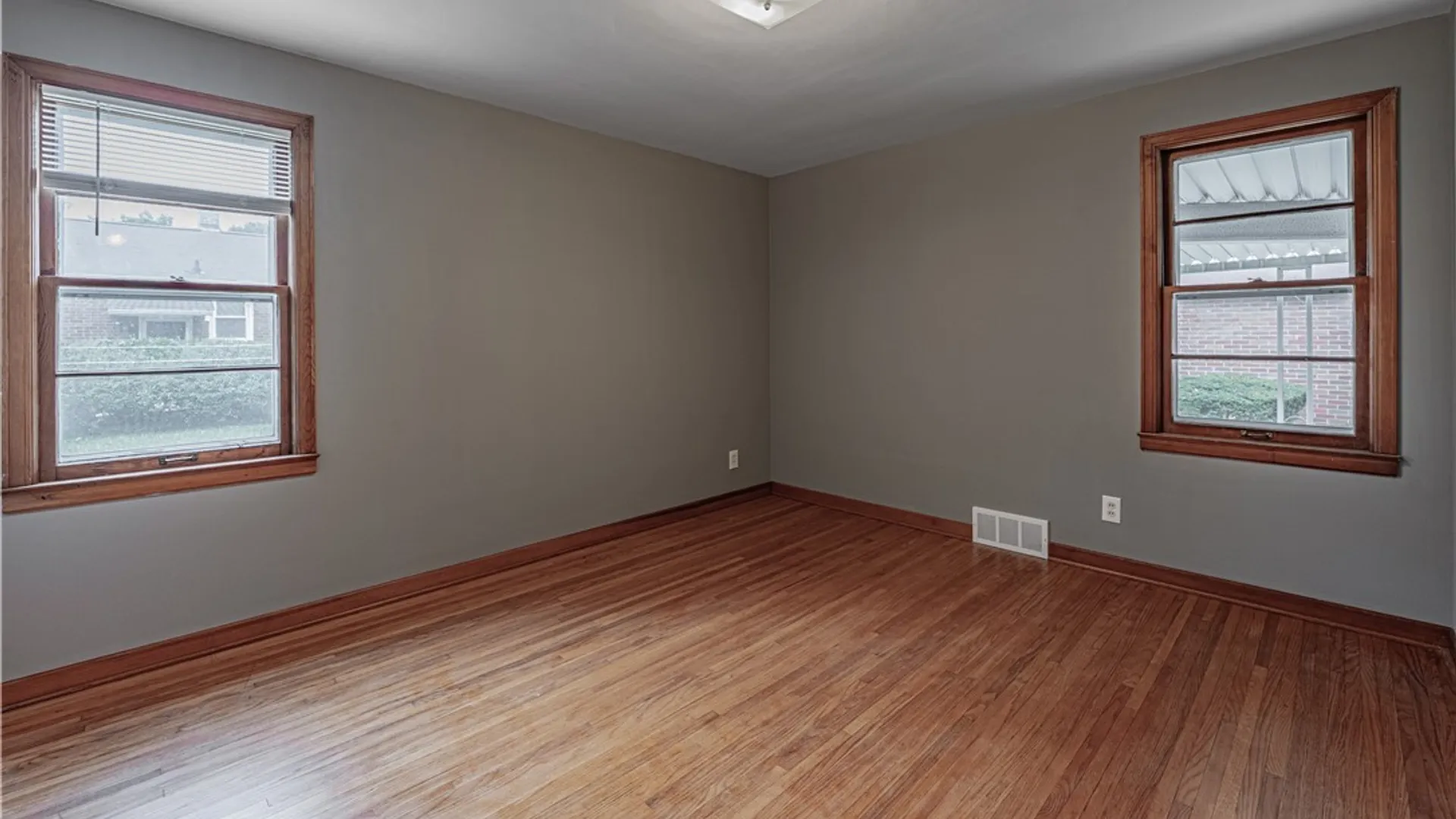 Property at 807 Maple Avenue, Niagara Falls, NY 14305 28