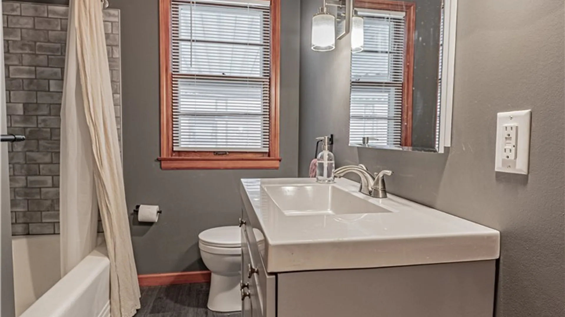 Property at 807 Maple Avenue, Niagara Falls, NY 14305 32