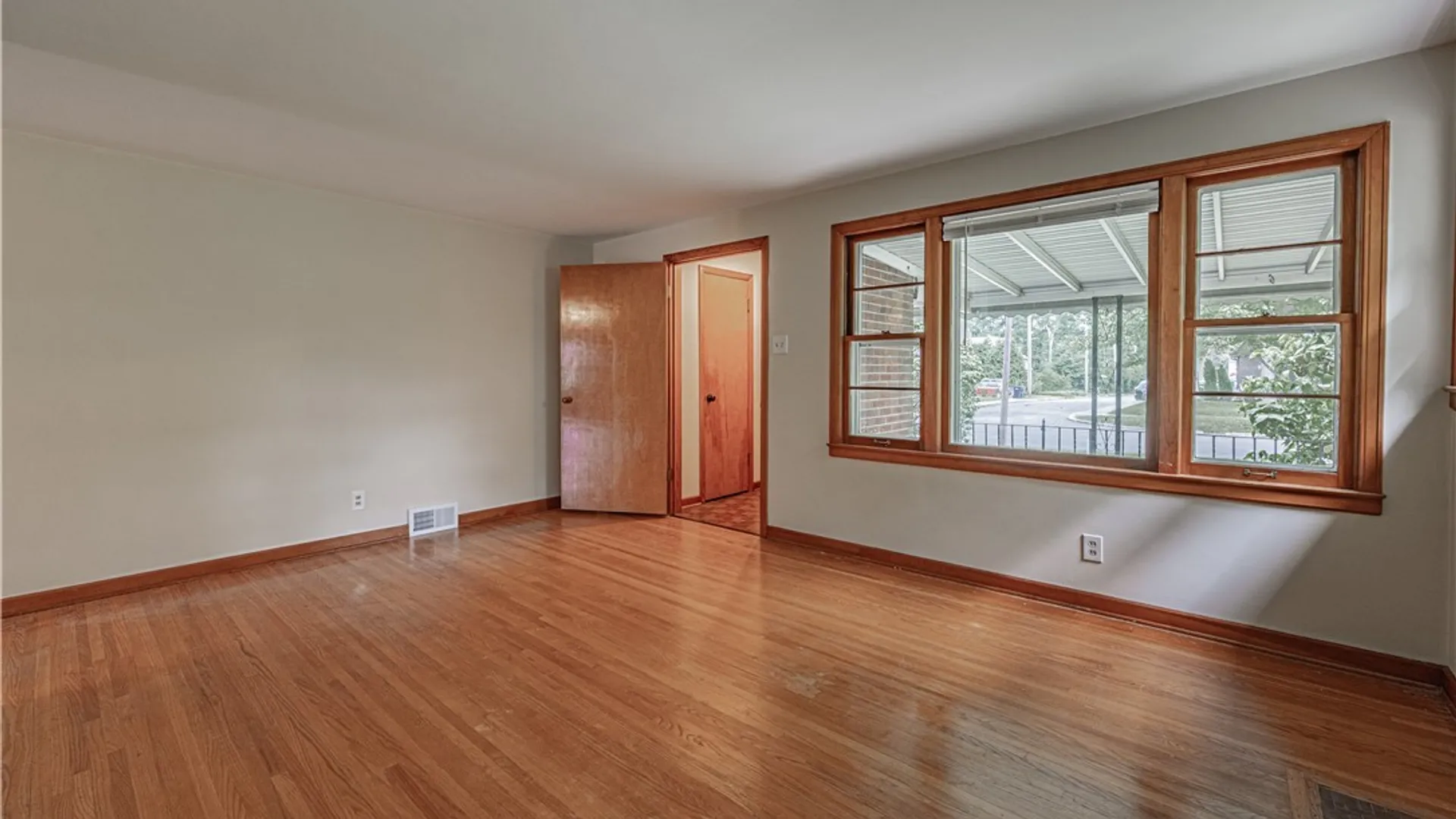 Property at 807 Maple Avenue, Niagara Falls, NY 14305 14