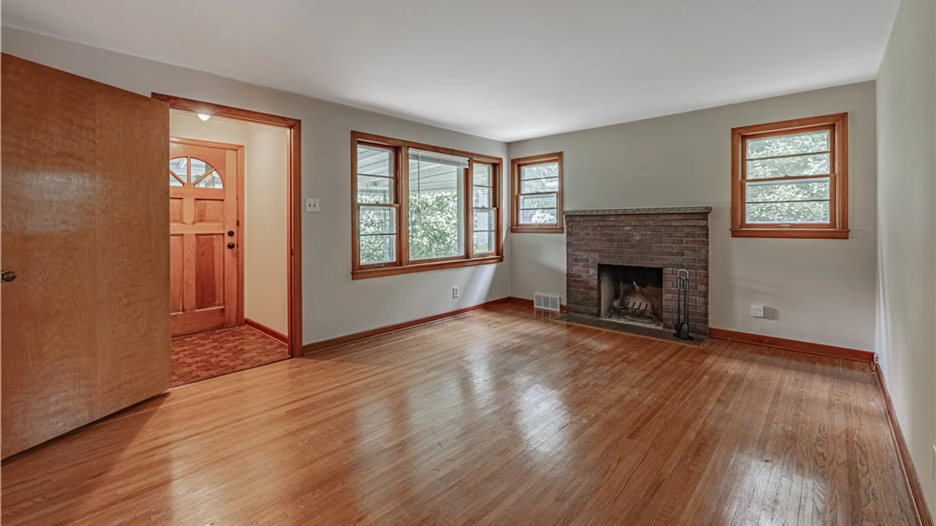 Property at 807 Maple Avenue, Niagara Falls, NY 14305 17
