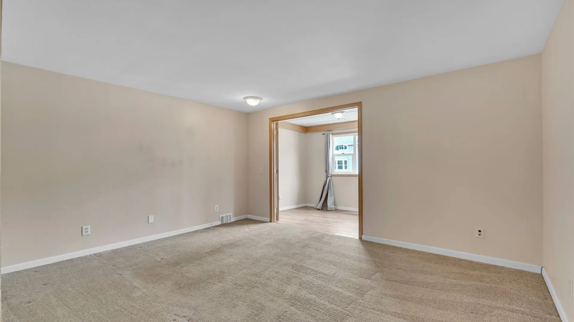 Property at 114 Roesch Avenue, Buffalo, NY 14207 32