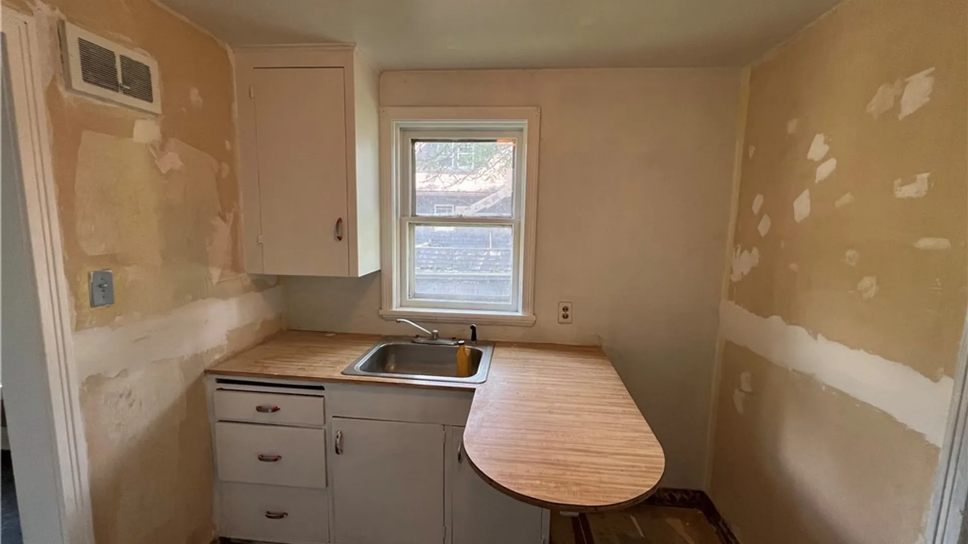 Property at 110 E 6th Street, Jamestown, NY 14701 11