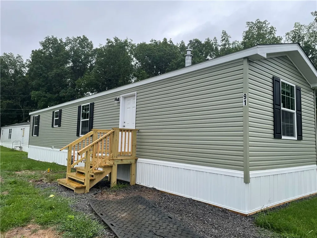 Property at 91 Third Street, Farmington, NY 14425