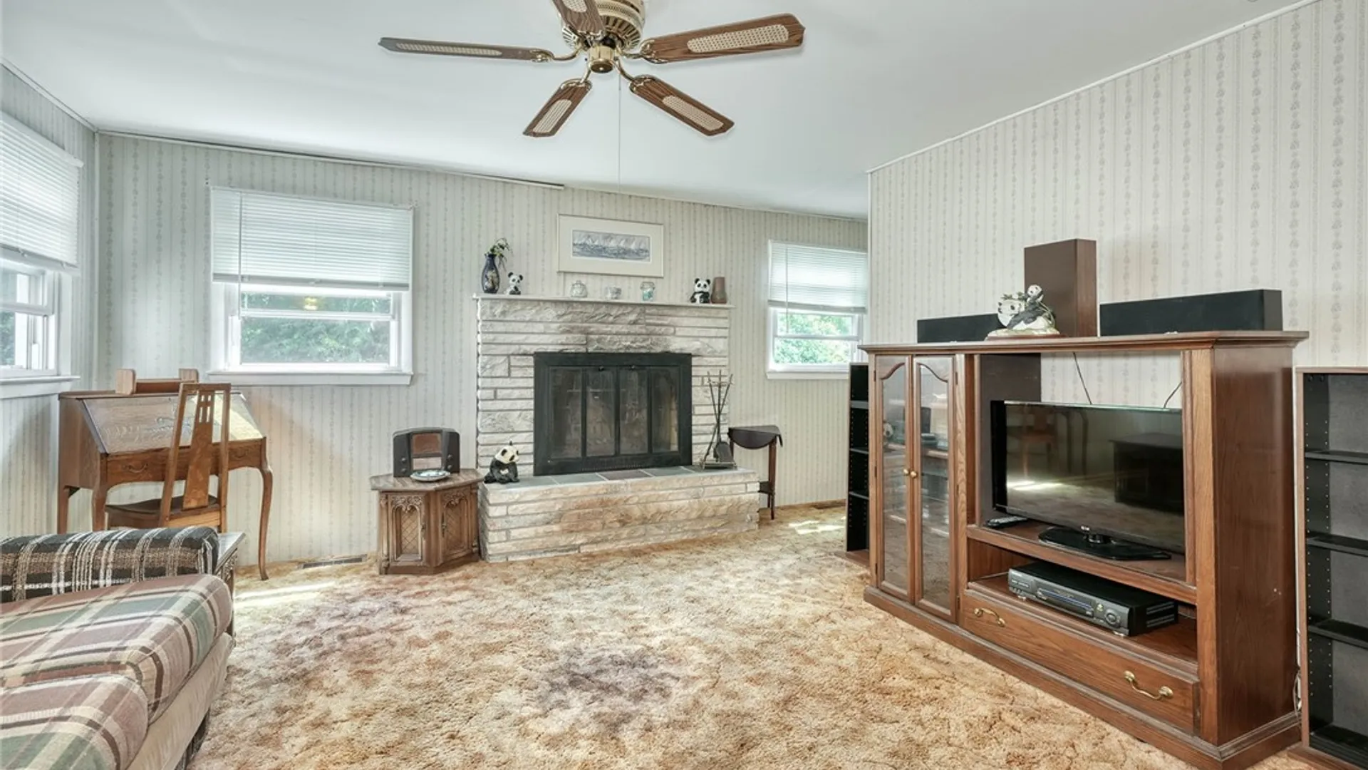 Property at 374 Lake Road, Webster, NY 14580 5