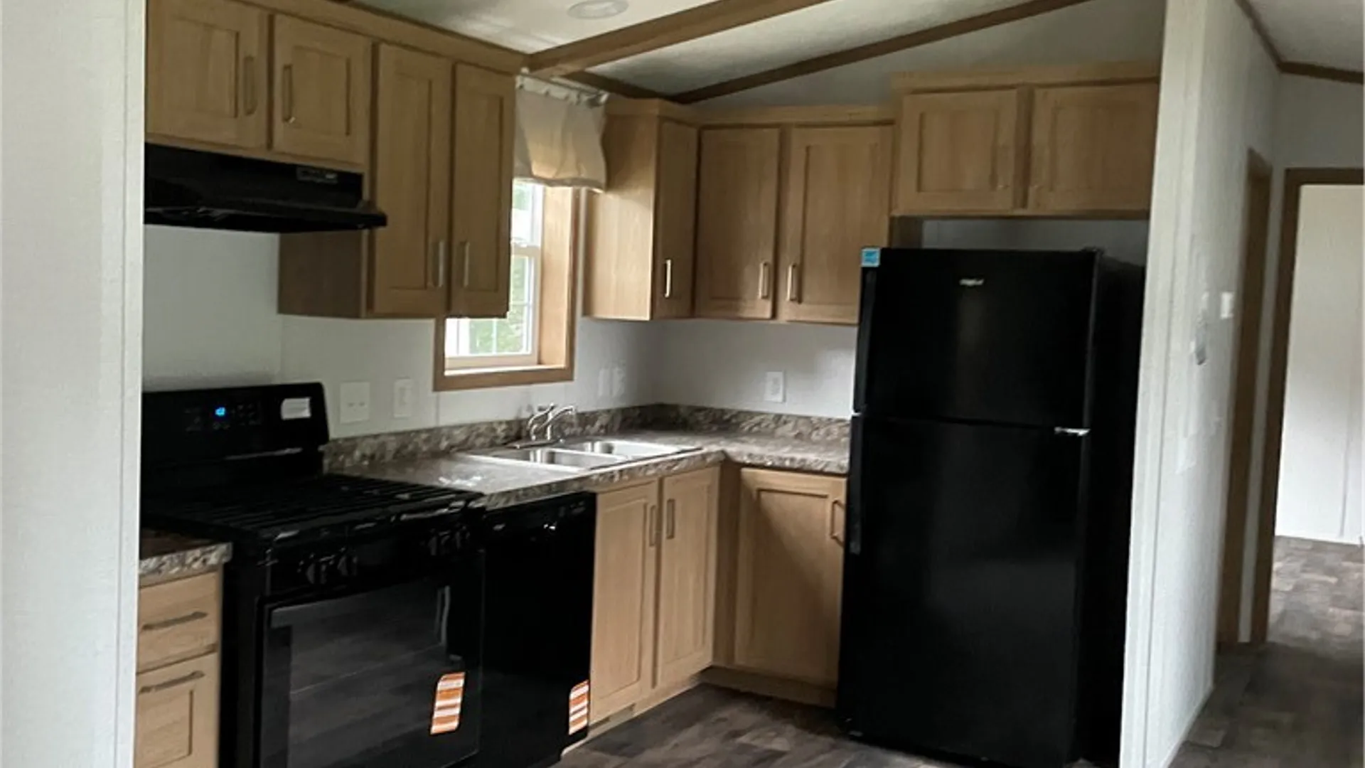 Property at 67 Northrup Lane, Farmington, NY 14425 3