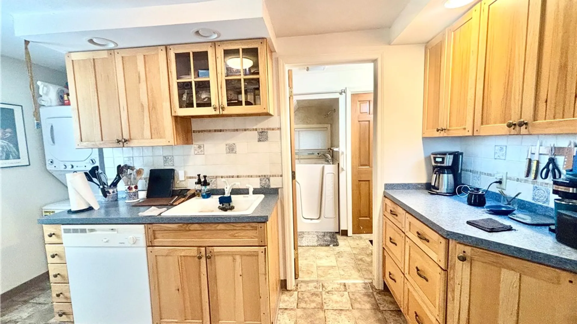 Property at 21 W Elizabeth Street, Skaneateles, NY 13152 12
