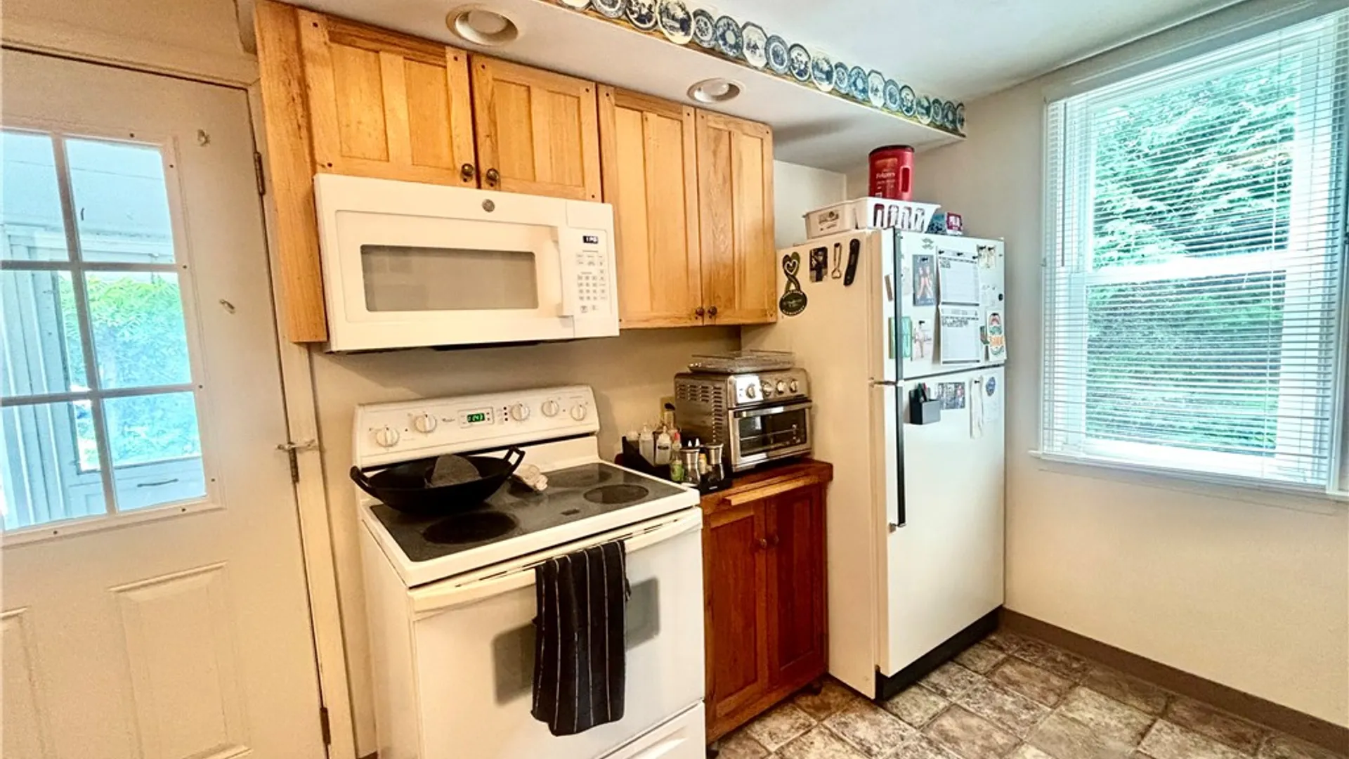 Property at 21 W Elizabeth Street, Skaneateles, NY 13152 14