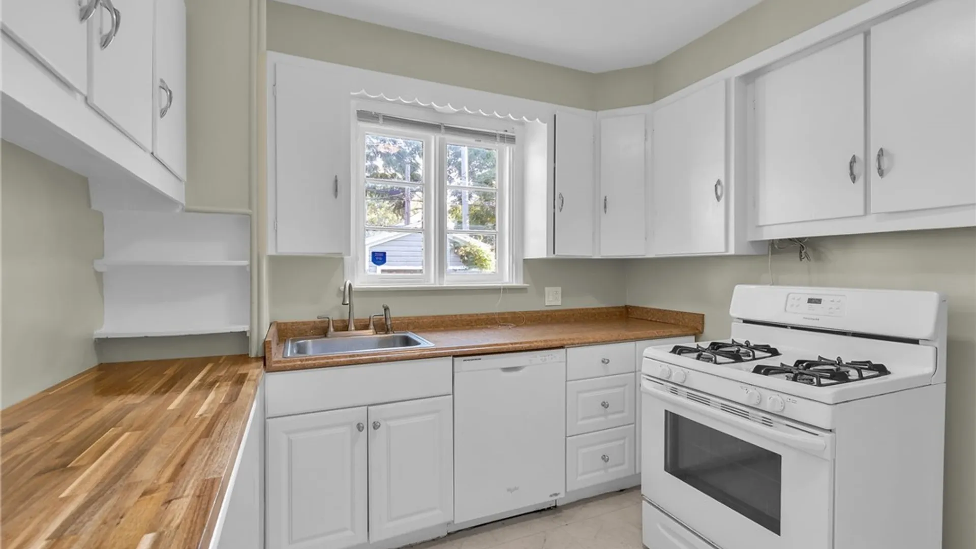 Property at 69 W Northrup Place, Buffalo, NY 14214 24