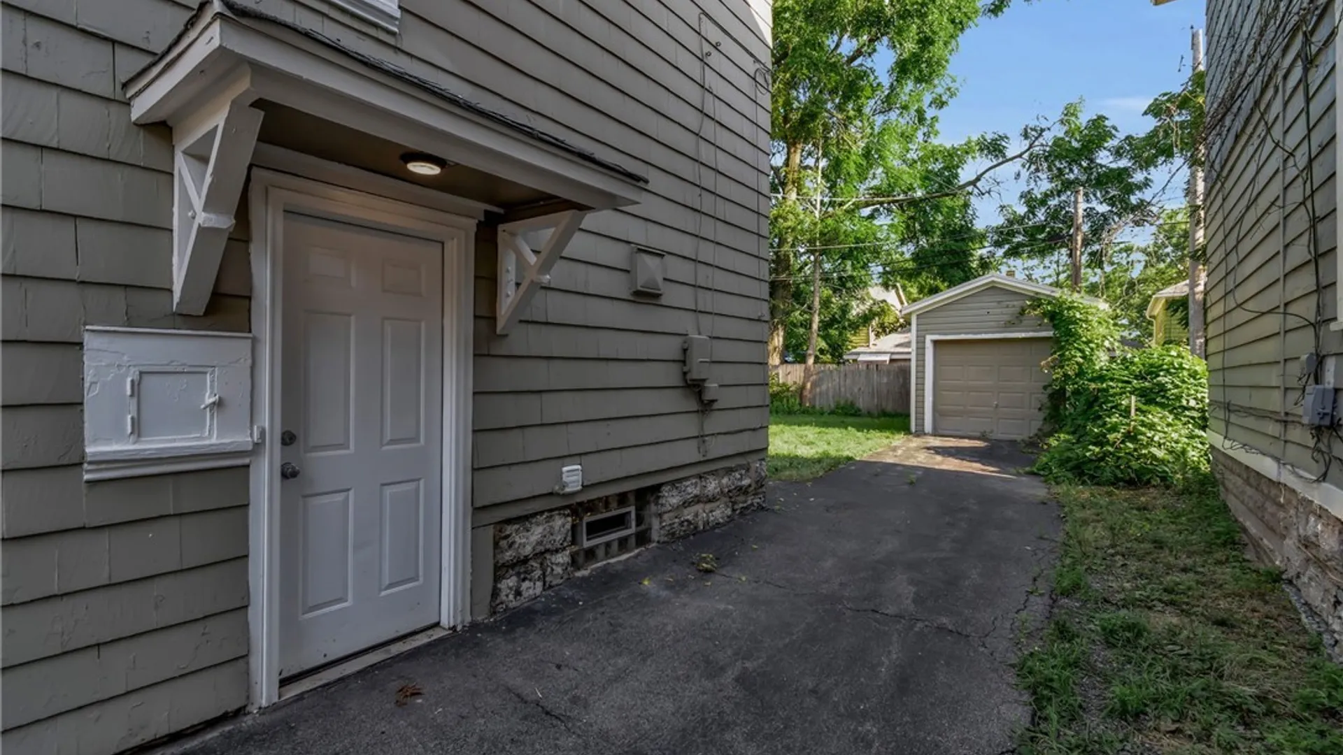 Property at 69 W Northrup Place, Buffalo, NY 14214 5