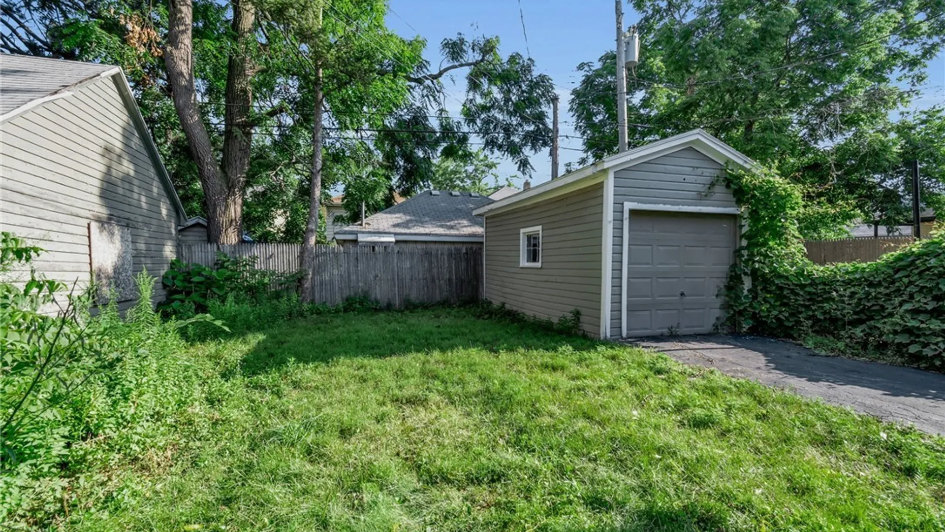 Property at 69 W Northrup Place, Buffalo, NY 14214 6