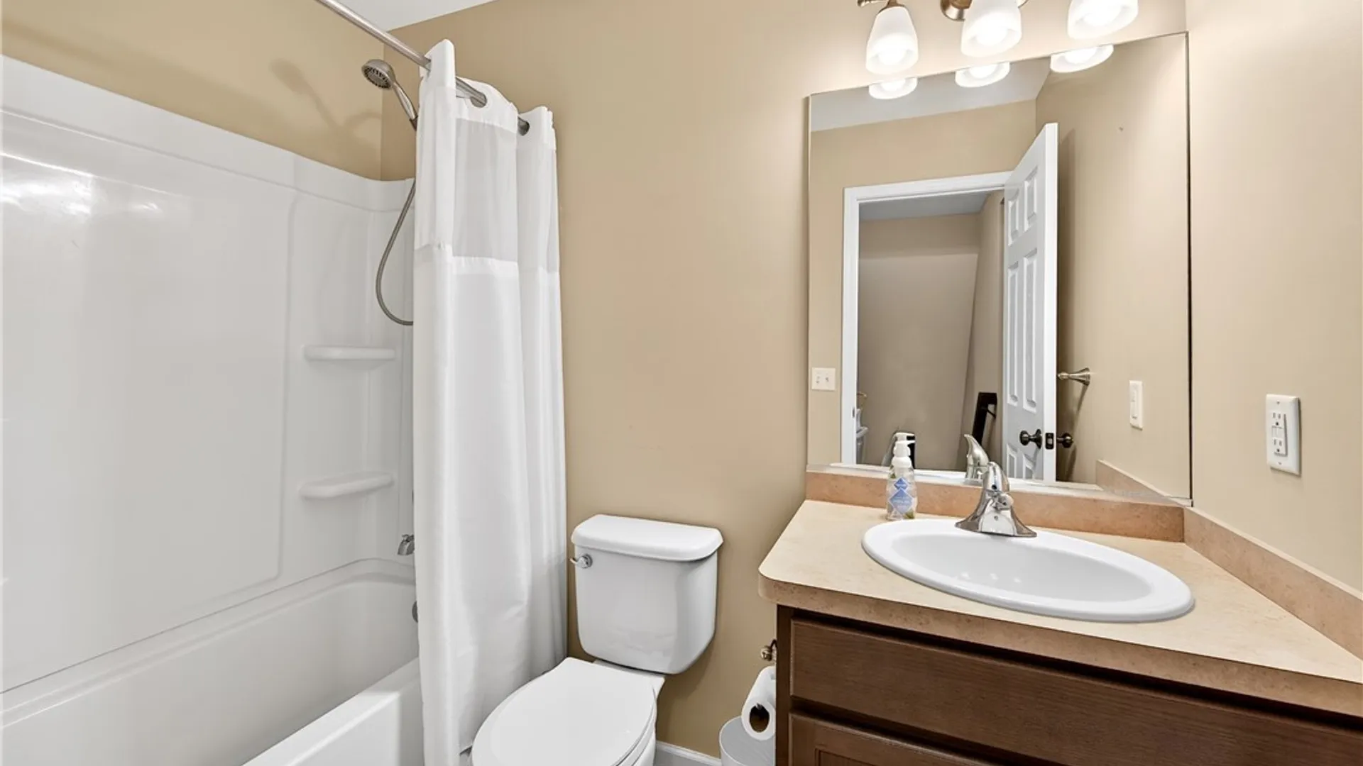 Property at 22 Vista Court, West Seneca, NY 14224 25