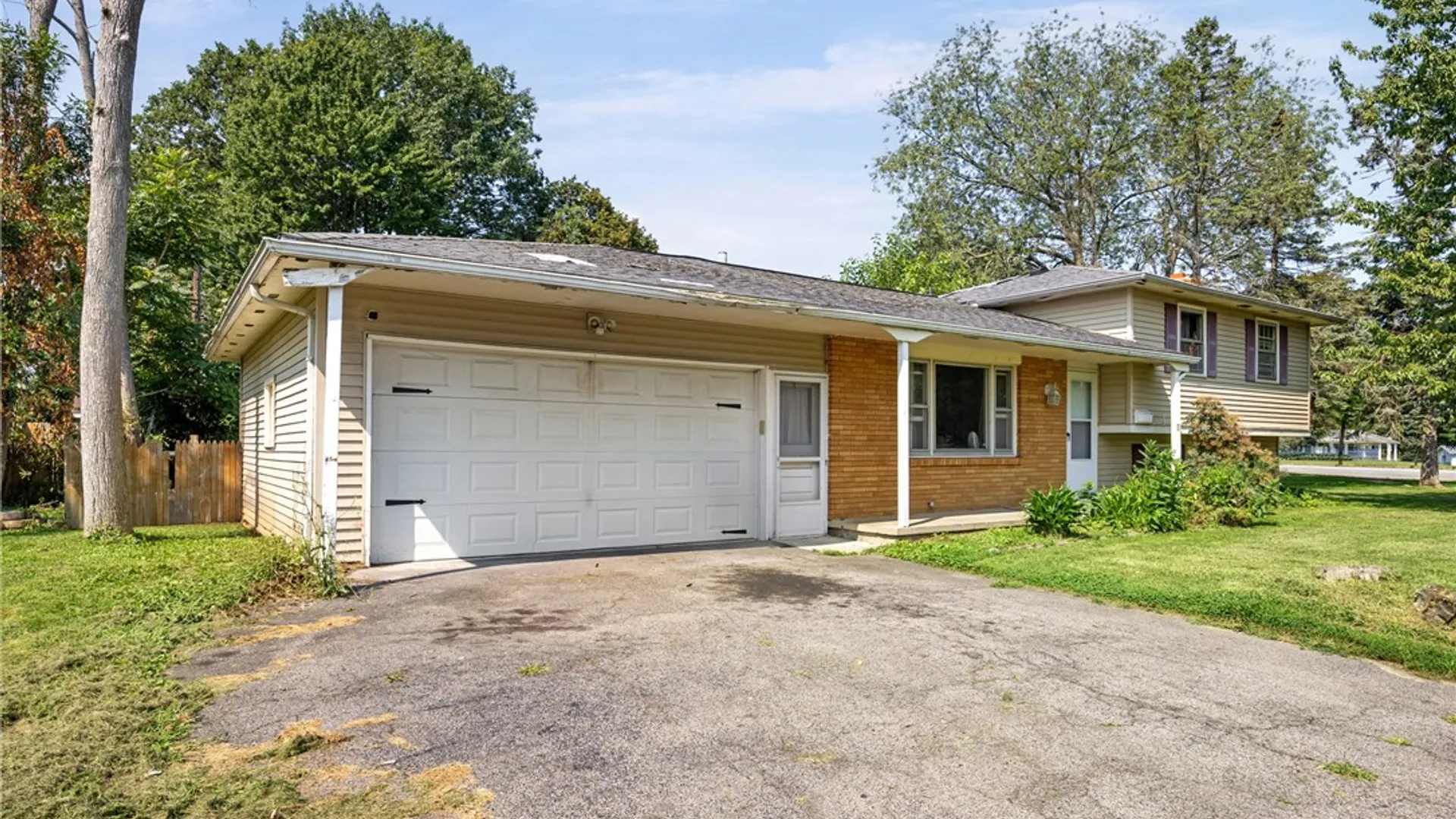 Property at 879 Maiden aka 11 Black Walnut Dr Lane, Greece, NY 14615 4