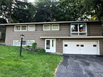 Property at 302 Oakridge Drive, Camillus, NY 13031