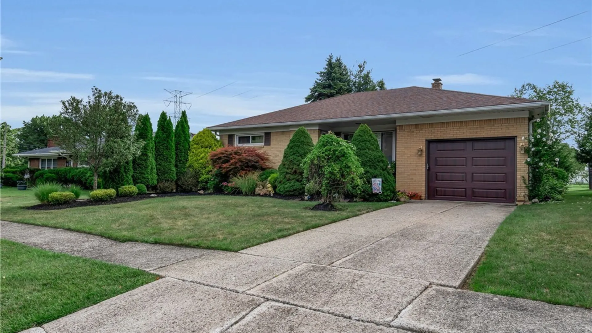 Property at 145 Cresthaven Drive, Amherst, NY 14225 3