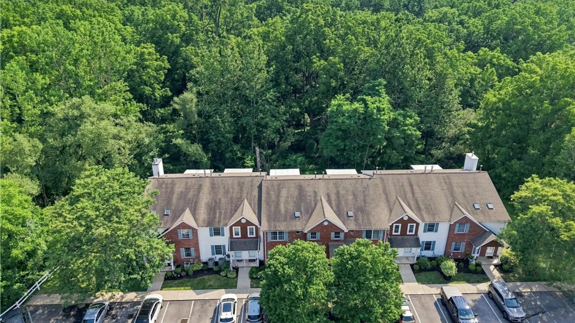 Property at 160 Olde Stone Lane, Lancaster, NY 14086 43