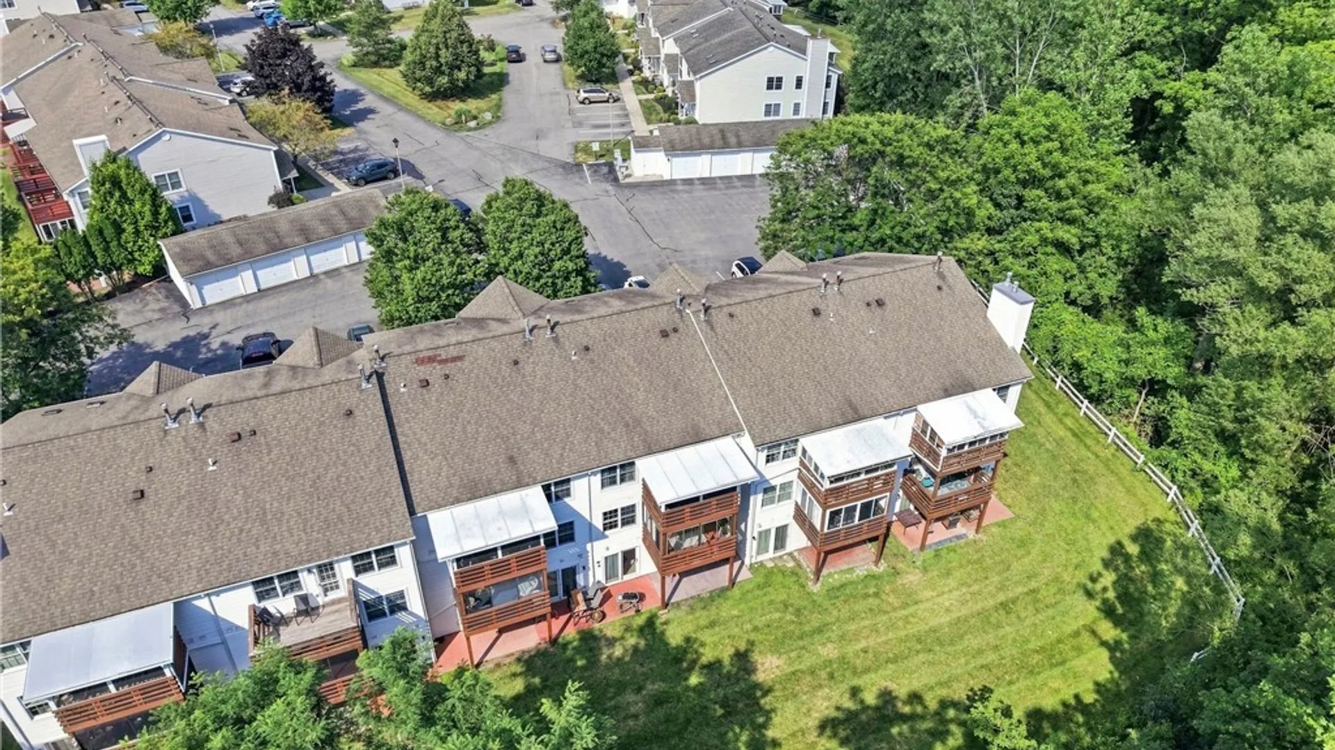 Property at 160 Olde Stone Lane, Lancaster, NY 14086 45