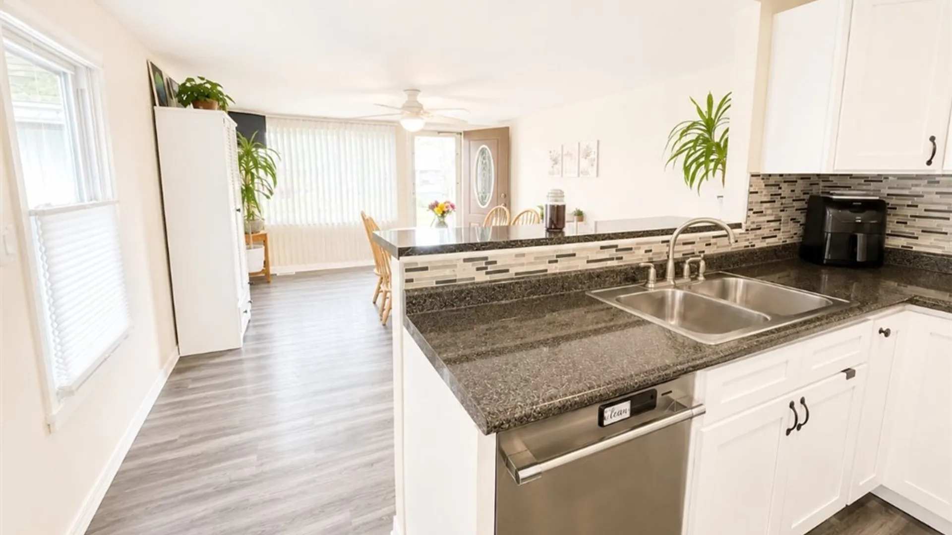 Property at 243 Chamberlin Drive, West Seneca, NY 14210 11